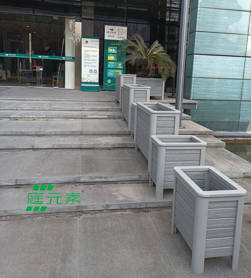 1744018368436038.jpg Flower box-13.jpg